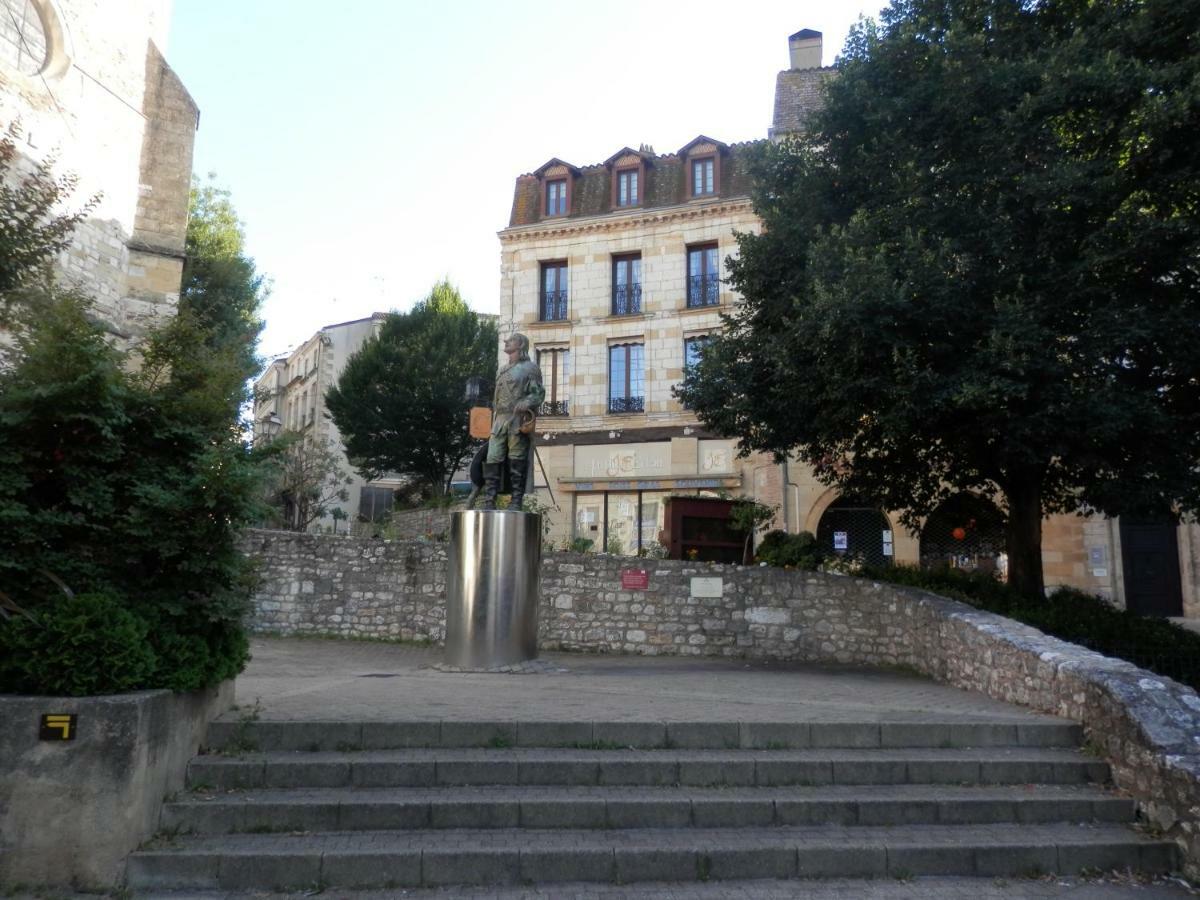 Couette Et Cafe Cyrano Apartamento Bergerac Exterior foto